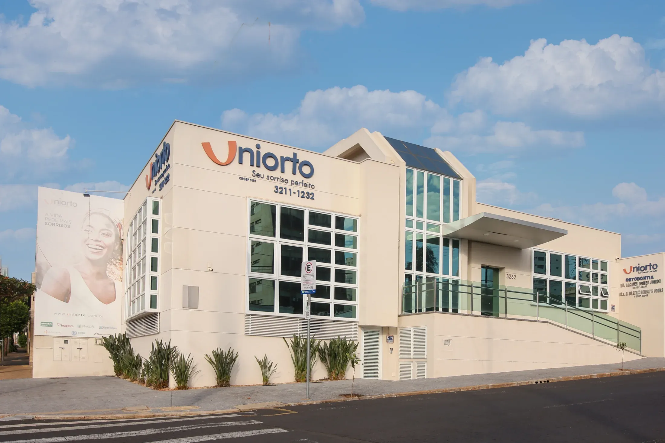 Uniorto clinic facade in São José do Rio Preto, Brazil